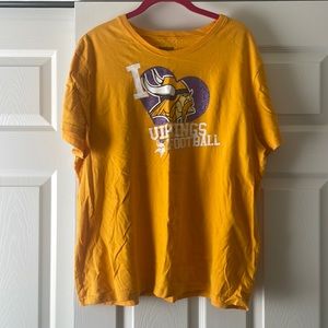 Gently used Minnesota Vikings womens 2XL T-shirt